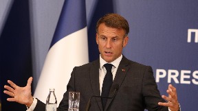 Makron čestitao praznik